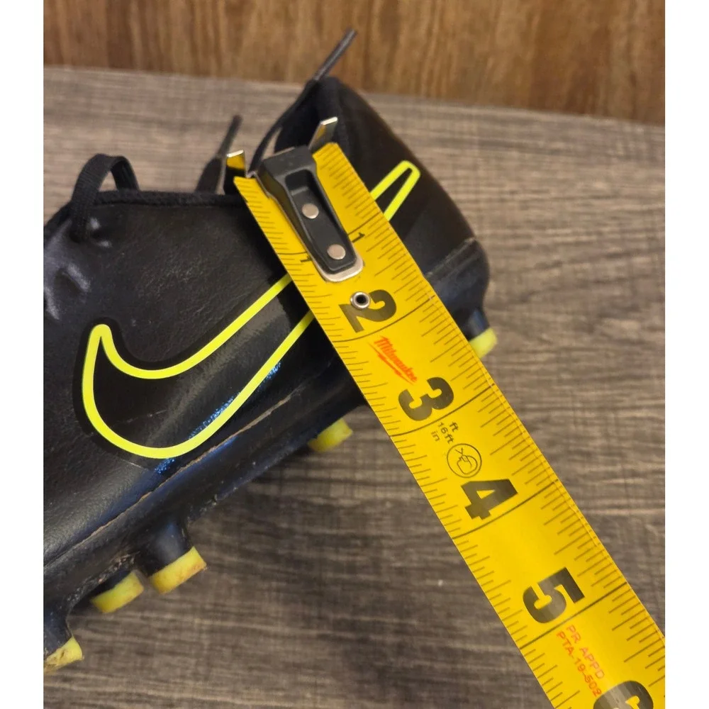Nike Jr Tiempo Legend 10 Club‎ Soccer Cleats Youth Size 4.5Y Black Yellow